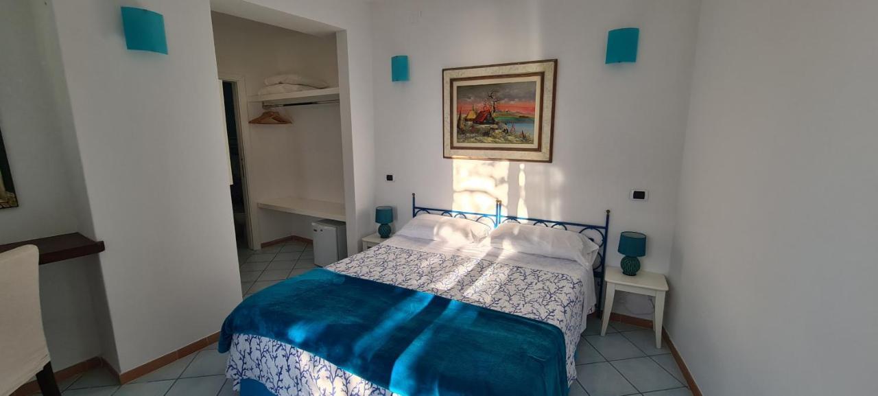 Guest House Villa Il Gabbiano Ponza Exteriör bild