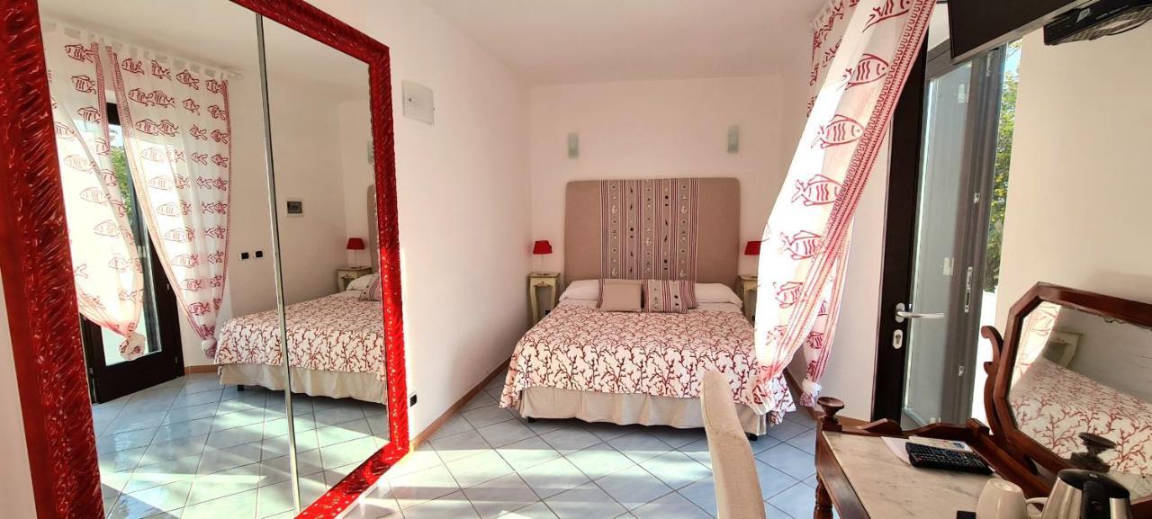Guest House Villa Il Gabbiano Ponza Exteriör bild