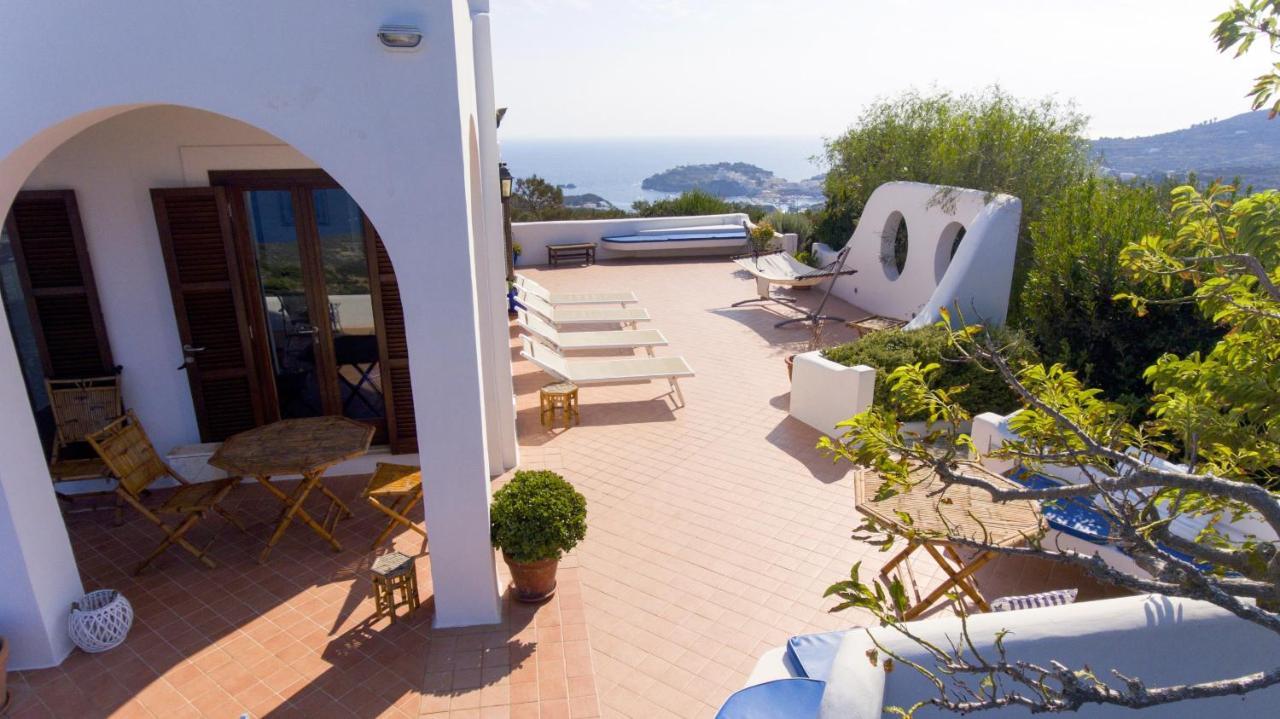 Guest House Villa Il Gabbiano Ponza Exteriör bild