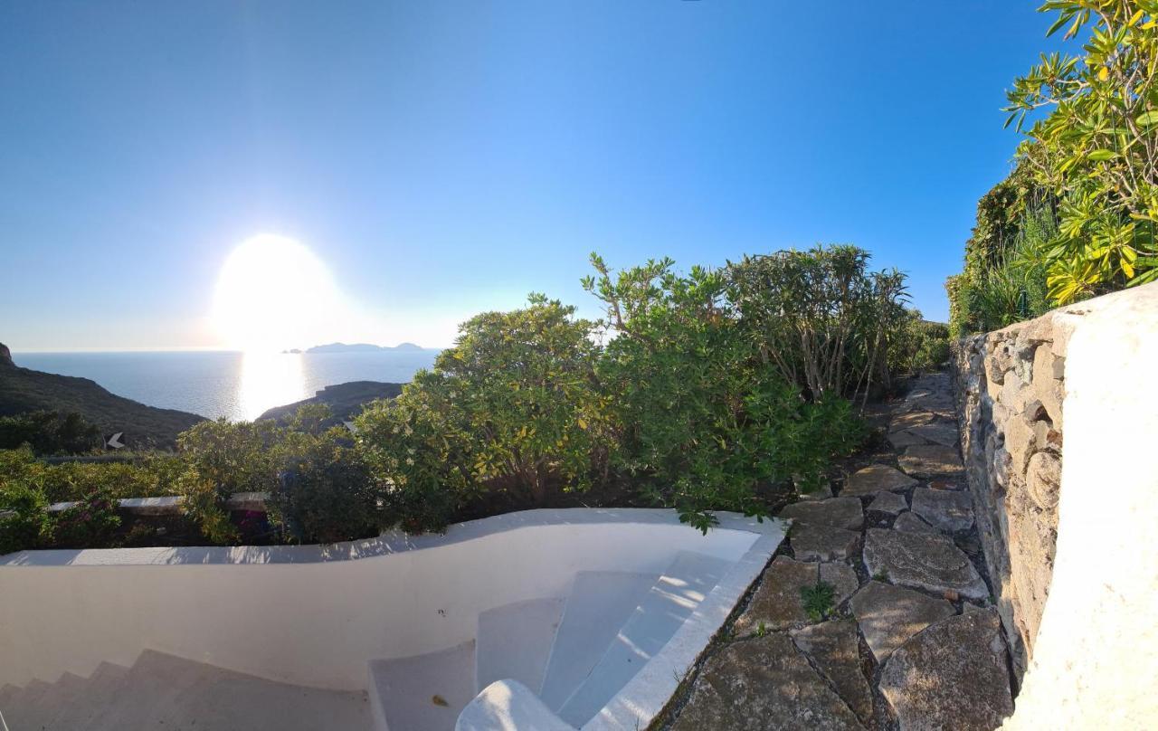 Guest House Villa Il Gabbiano Ponza Exteriör bild