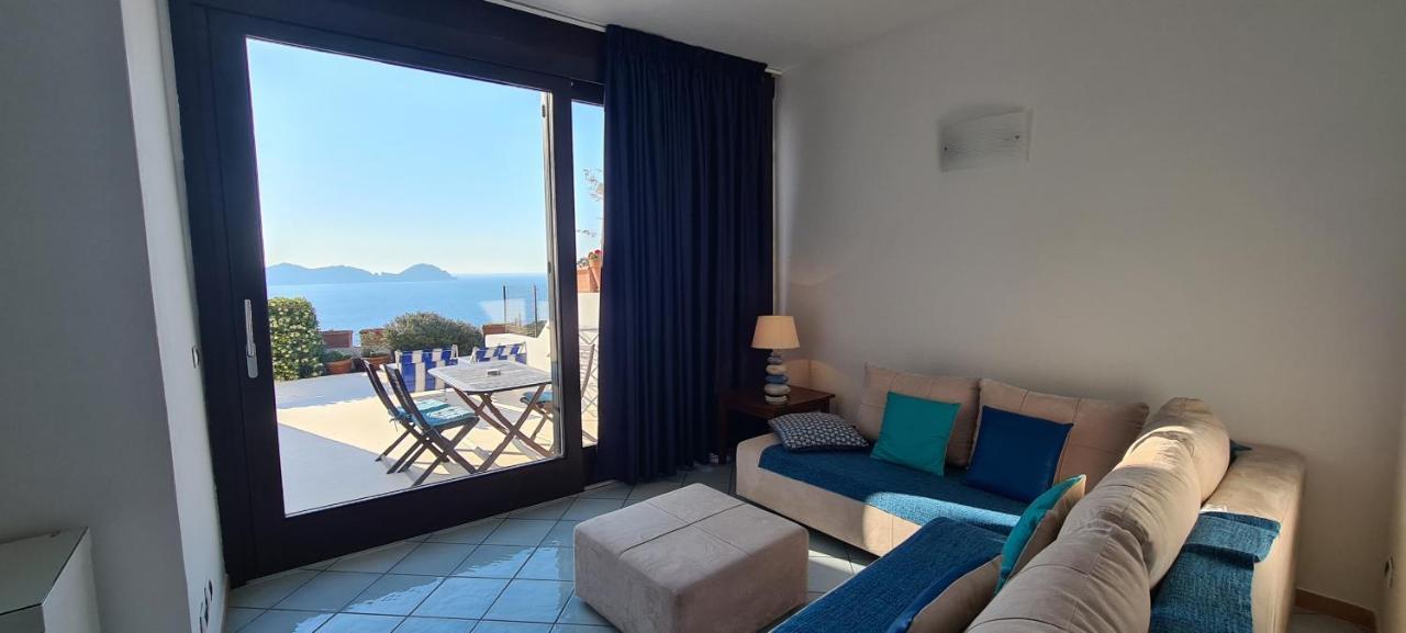 Guest House Villa Il Gabbiano Ponza Exteriör bild