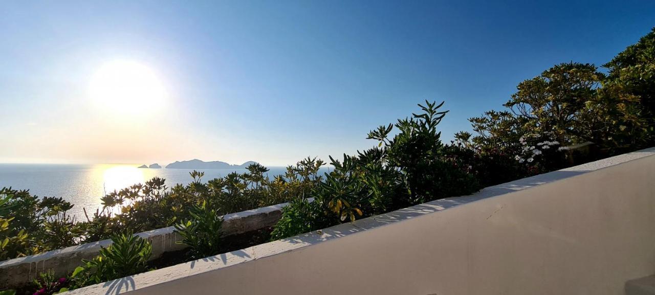 Guest House Villa Il Gabbiano Ponza Exteriör bild