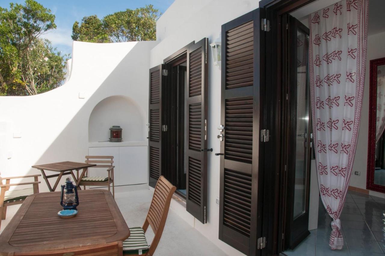 Guest House Villa Il Gabbiano Ponza Exteriör bild