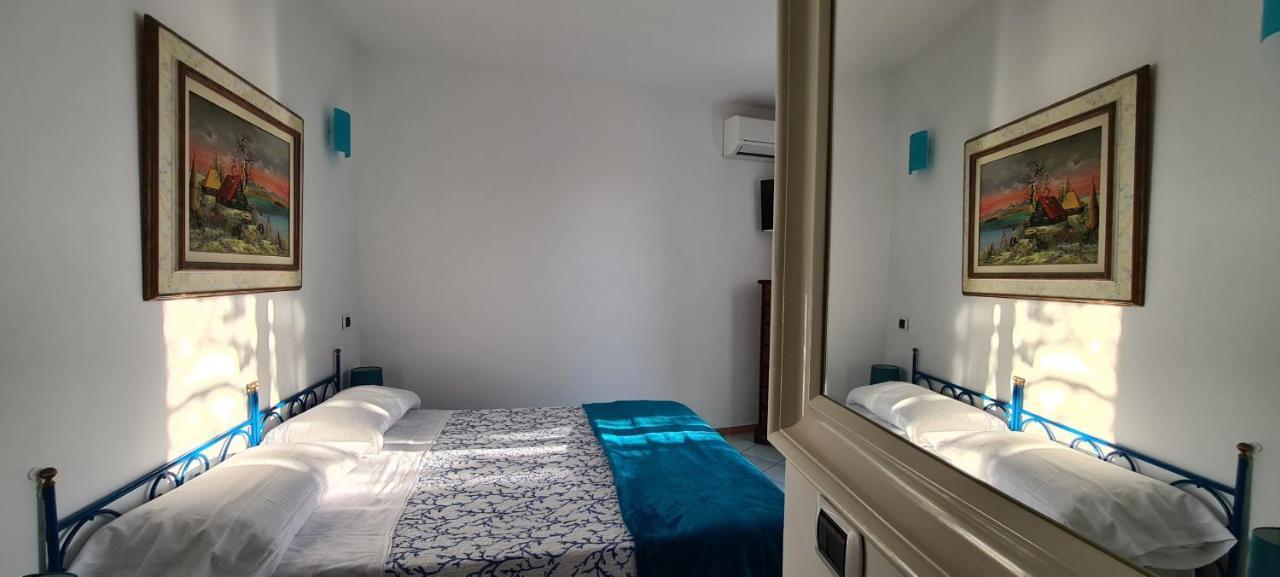 Guest House Villa Il Gabbiano Ponza Exteriör bild