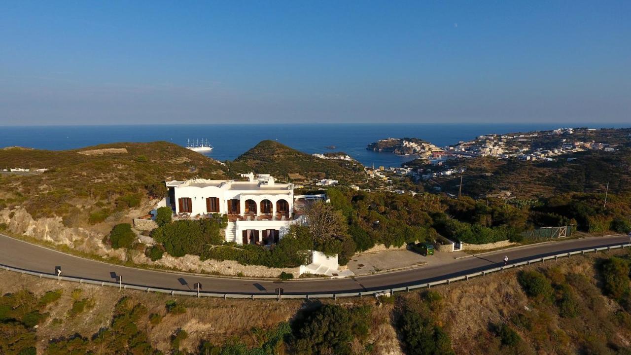 Guest House Villa Il Gabbiano Ponza Exteriör bild