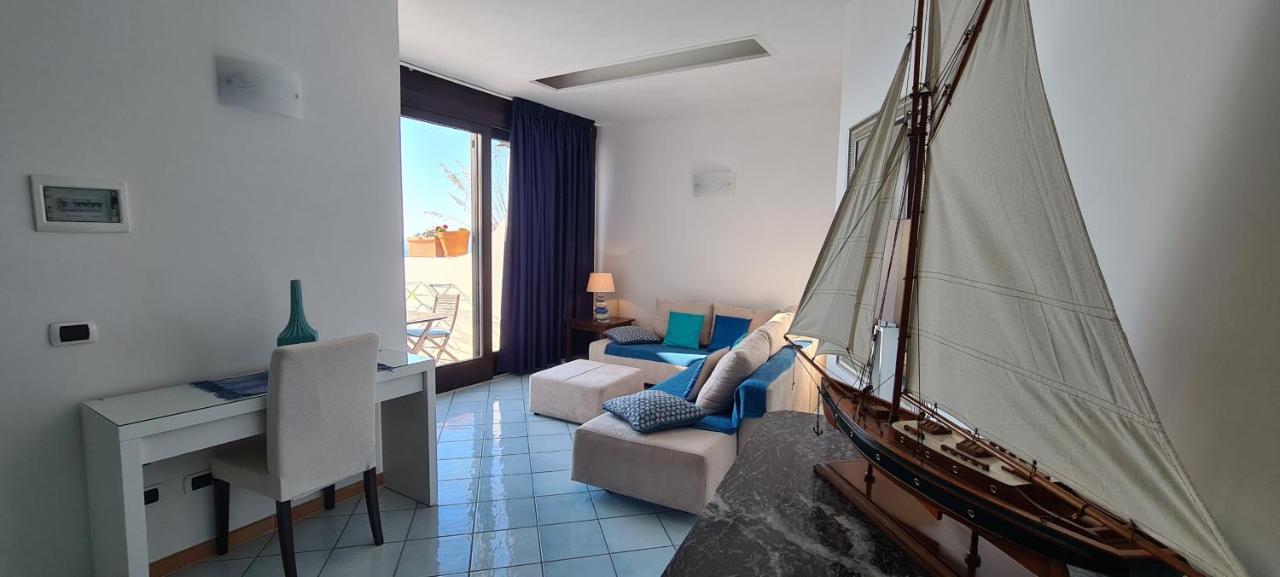 Guest House Villa Il Gabbiano Ponza Exteriör bild