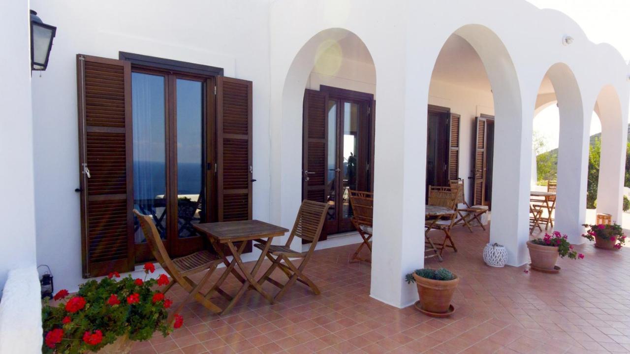 Guest House Villa Il Gabbiano Ponza Exteriör bild