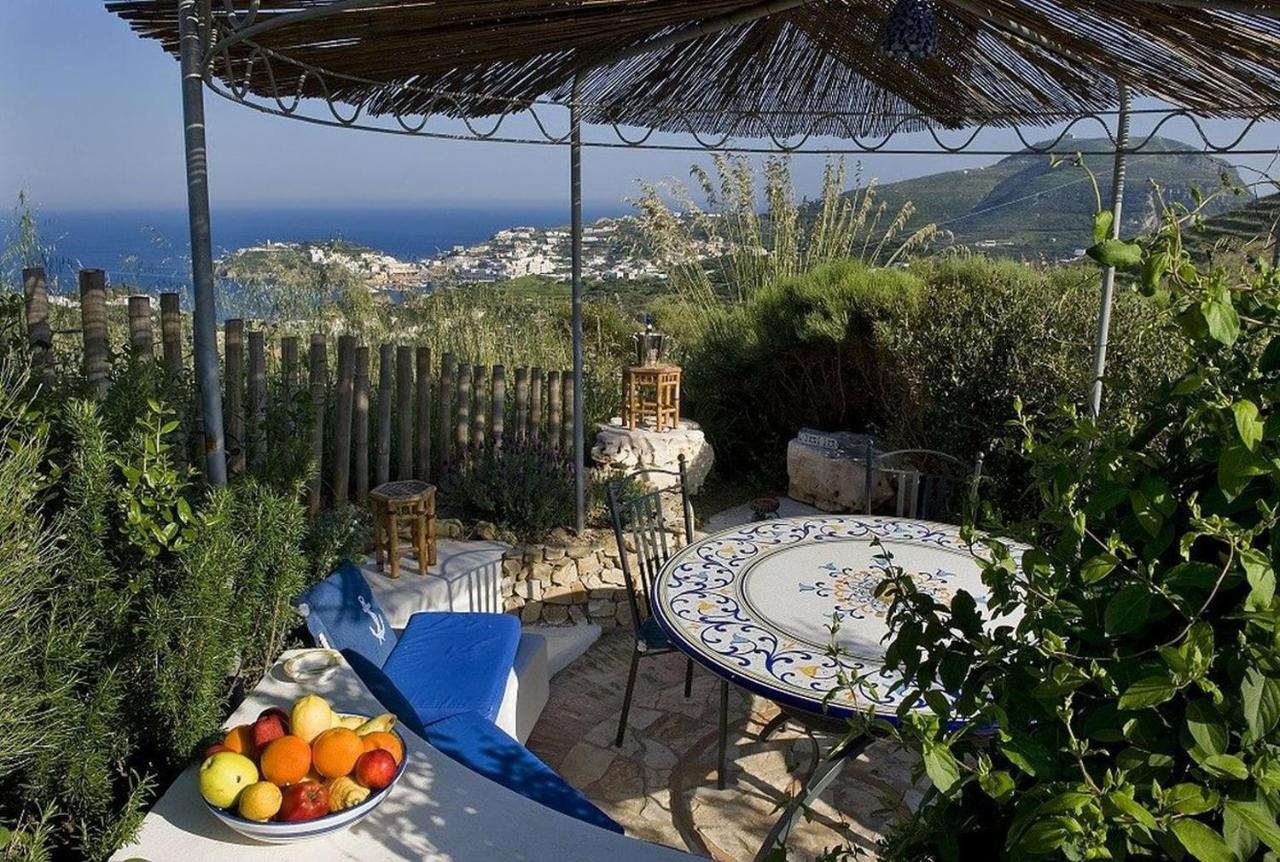 Guest House Villa Il Gabbiano Ponza Exteriör bild