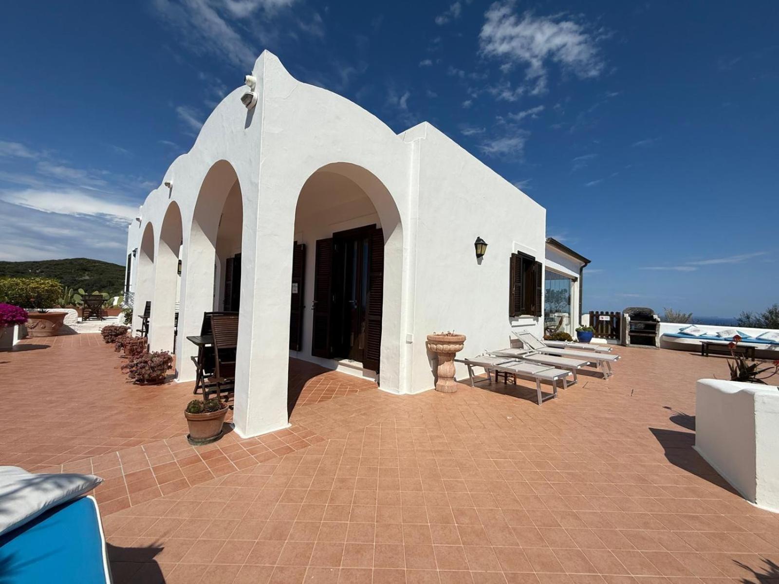 Guest House Villa Il Gabbiano Ponza Exteriör bild